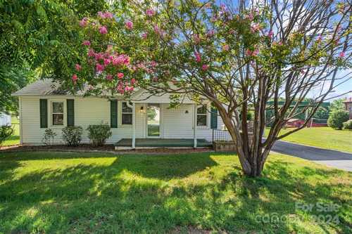 $310,000 - 3Br/1Ba -  for Sale in None, Mooresville