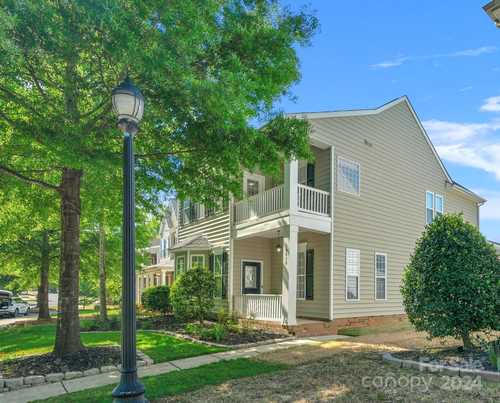$560,000 - 3Br/3Ba -  for Sale in Stone Creek Ranch, Charlotte