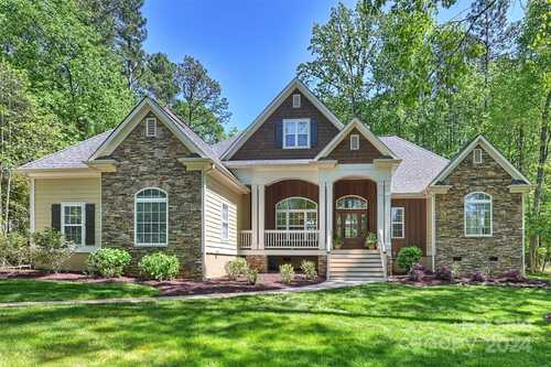$1,199,000 - 4Br/5Ba -  for Sale in Shavenders Bluff, Mooresville