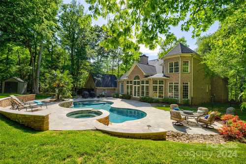 $900,000 - 3Br/4Ba -  for Sale in Oxford Place, Fort Mill