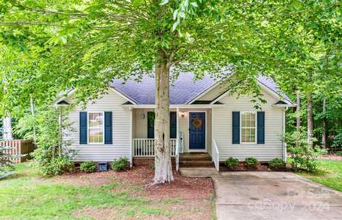 $325,000 - 3Br/2Ba -  for Sale in Avery Lake, Fort Mill