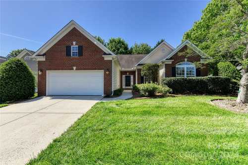 $450,000 - 3Br/2Ba -  for Sale in Four Seasons At Gold Hill, Fort Mill