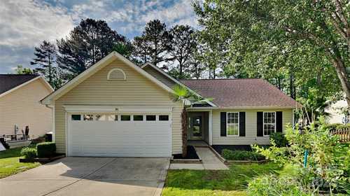 $305,000 - 3Br/2Ba -  for Sale in Mabry Park, Rock Hill