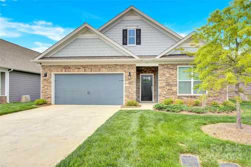 $495,000 - 4Br/3Ba -  for Sale in Meadows At Coddle Creek, Mooresville