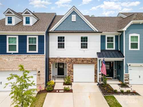 $405,000 - 3Br/3Ba -  for Sale in Masons Bend, Fort Mill