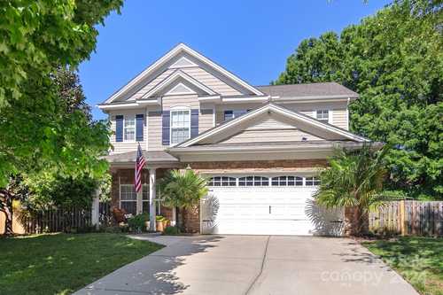 $539,900 - 4Br/3Ba -  for Sale in English Trails, Fort Mill