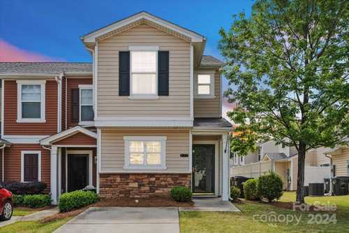 $299,000 - 2Br/3Ba -  for Sale in Catawba Village, Fort Mill