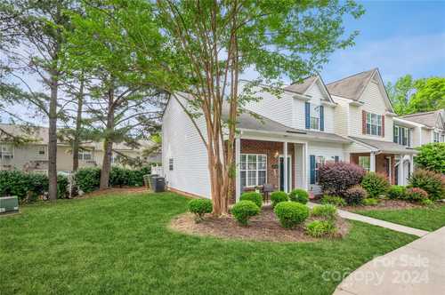 $299,000 - 3Br/3Ba -  for Sale in The Townes At River Crossing, Fort Mill