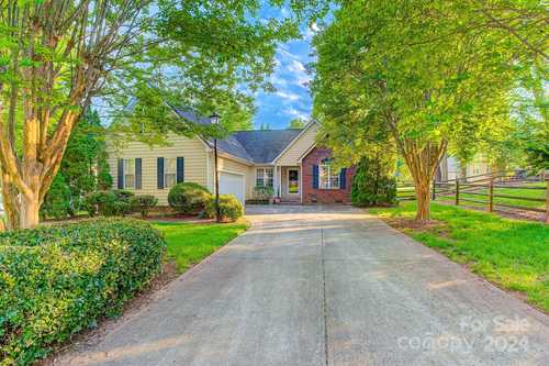 $370,000 - 3Br/2Ba -  for Sale in Stonefield, Charlotte
