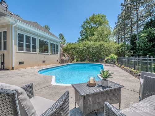 $1,300,000 - 4Br/5Ba -  for Sale in Providence Country Club, Charlotte