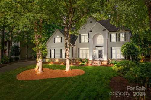 $875,000 - 4Br/4Ba -  for Sale in The Hamptons, Huntersville