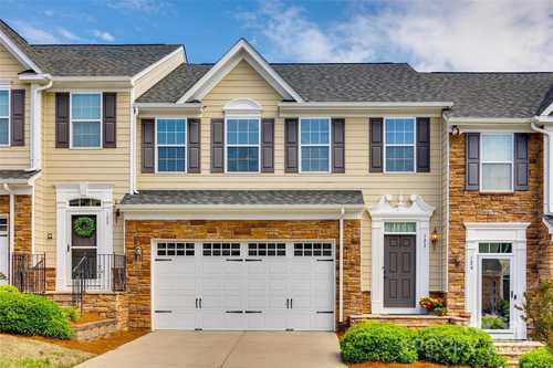 $479,000 - 4Br/4Ba -  for Sale in Lake Shore On Lake Wylie, Fort Mill