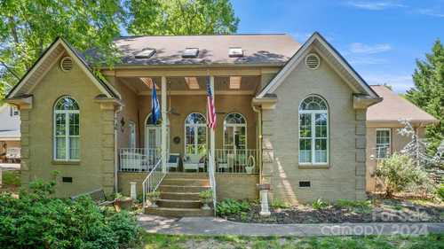 $560,000 - 3Br/2Ba -  for Sale in Forest Lake, Fort Mill