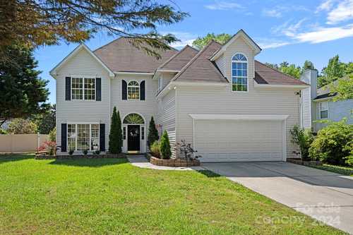 $525,000 - 4Br/3Ba -  for Sale in Whitegrove, Fort Mill