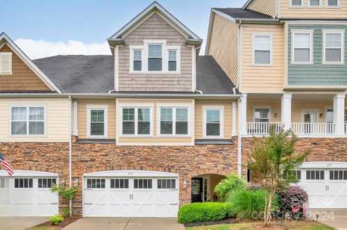 $530,000 - 3Br/3Ba -  for Sale in Lake Shore On Lake Wylie, Fort Mill