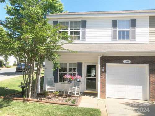 $319,900 - 3Br/3Ba -  for Sale in Cascades At River Crossing, Fort Mill