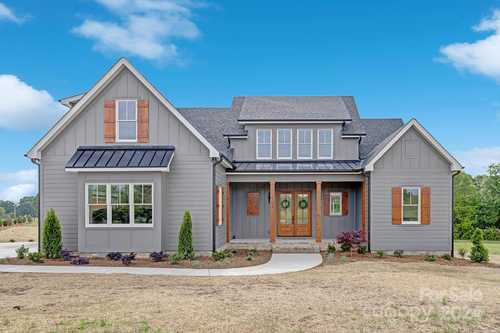 $900,000 - 4Br/3Ba -  for Sale in Monbo Meadows, Statesville