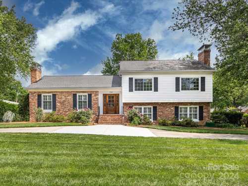 $1,300,000 - 4Br/4Ba -  for Sale in Barclay Downs, Charlotte