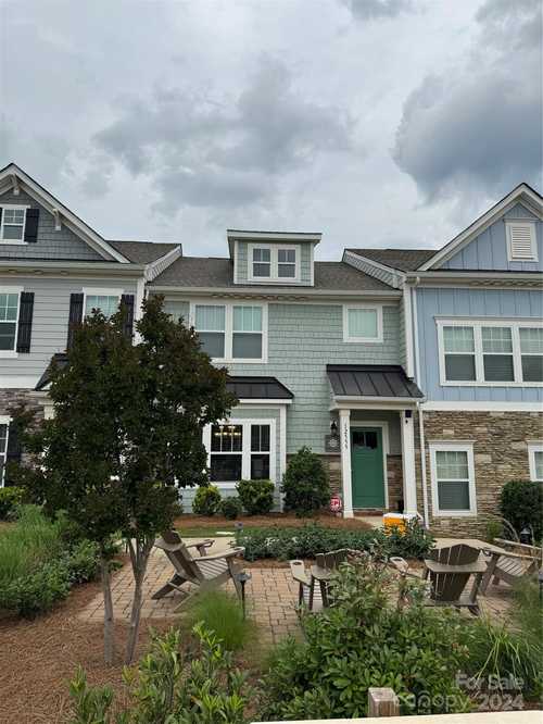 $400,000 - 3Br/3Ba -  for Sale in Bryton Townhomes, Huntersville
