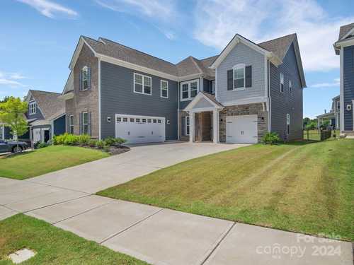 $799,000 - 4Br/4Ba -  for Sale in Ramseys Glen, Huntersville