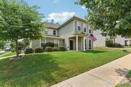 $529,900 - 4Br/3Ba -  for Sale in Centennial, Huntersville