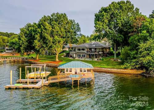$3,000,000 - 3Br/5Ba -  for Sale in Lakeview Shores, Mooresville