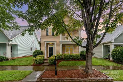 $440,000 - 3Br/3Ba -  for Sale in Monteith Park, Huntersville