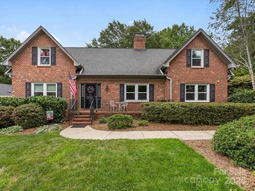 $959,500 - 4Br/5Ba -  for Sale in Medearis, Charlotte