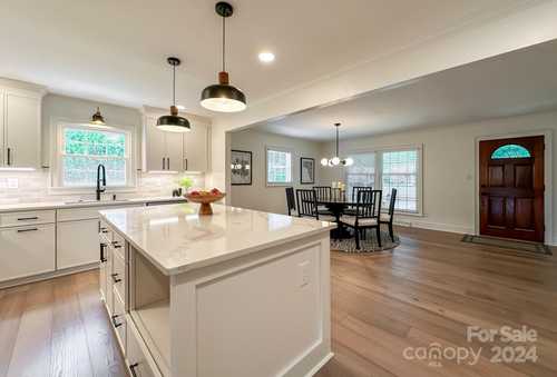 $729,900 - 3Br/2Ba -  for Sale in Montclaire, Charlotte