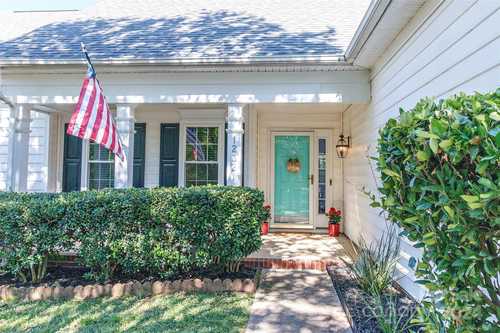 $399,000 - 3Br/2Ba -  for Sale in Plum Creek, Huntersville