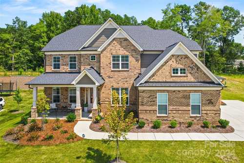 $1,049,000 - 5Br/4Ba -  for Sale in Olmsted, Huntersville