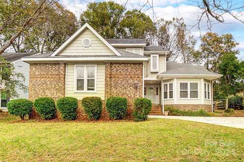 $575,000 - 4Br/3Ba -  for Sale in Wellington Square, Charlotte