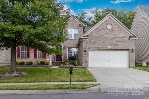 $465,000 - 4Br/2Ba -  for Sale in Winget Pond, Charlotte