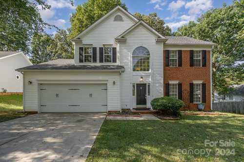 $384,900 - 4Br/3Ba -  for Sale in Wiltshire Manor, Charlotte