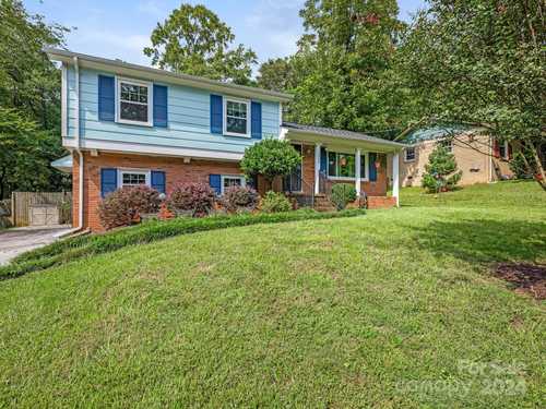 $500,000 - 4Br/3Ba -  for Sale in Starmount, Charlotte