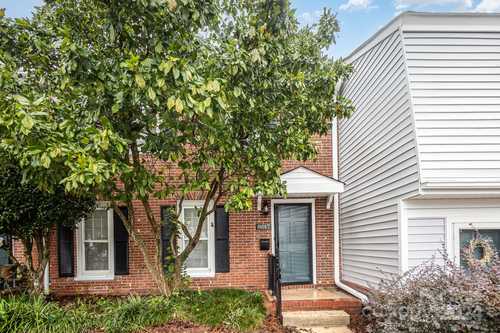 $275,000 - 3Br/3Ba -  for Sale in Sharon South, Charlotte