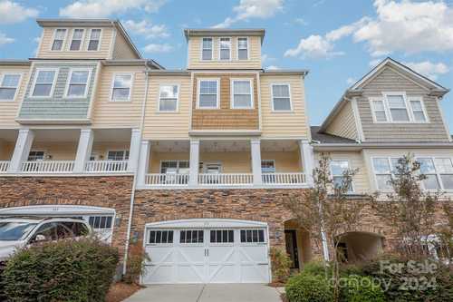 $525,000 - 5Br/5Ba -  for Sale in Lake Shore On Lake Wylie, Fort Mill