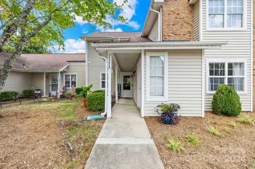 $247,000 - 2Br/2Ba -  for Sale in Renaissance Gardens, Charlotte