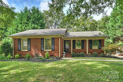 $490,000 - 3Br/2Ba -  for Sale in Starmount, Charlotte