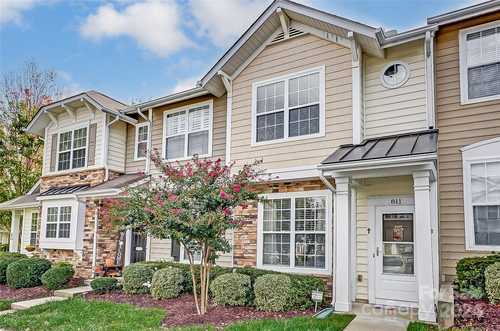 $265,900 - 2Br/3Ba -  for Sale in Fieldstone, Fort Mill