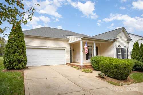 $490,000 - 4Br/3Ba -  for Sale in Gilead Ridge, Huntersville