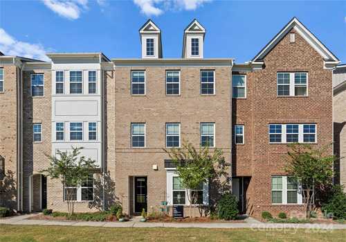 $625,000 - 3Br/4Ba -  for Sale in Rea Farms, Charlotte