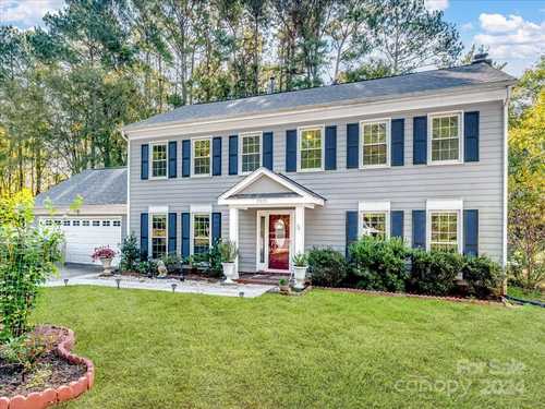 $500,000 - 4Br/3Ba -  for Sale in Touchstone, Charlotte