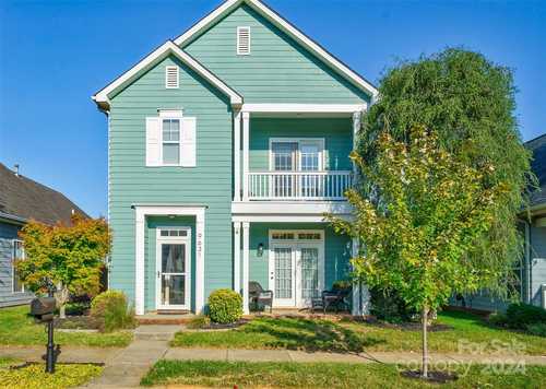 $475,000 - 3Br/3Ba -  for Sale in Monteith Park, Huntersville