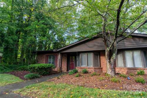 $485,000 - 3Br/2Ba -  for Sale in Kirkland Mews, Charlotte