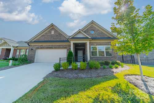 $575,000 - 2Br/2Ba -  for Sale in Courtyards At Tega Cay, Tega Cay