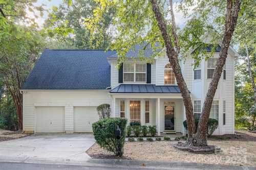 $439,900 - 5Br/3Ba -  for Sale in Harbor Club, Charlotte