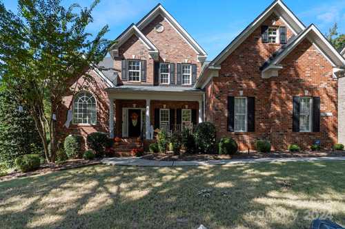 $750,000 - 4Br/4Ba -  for Sale in The Palisades, Charlotte