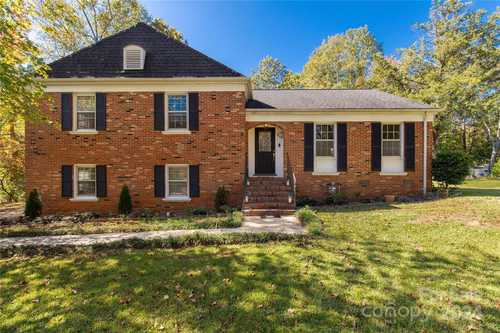 $350,000 - 4Br/3Ba -  for Sale in Arrowood Estates, Lancaster