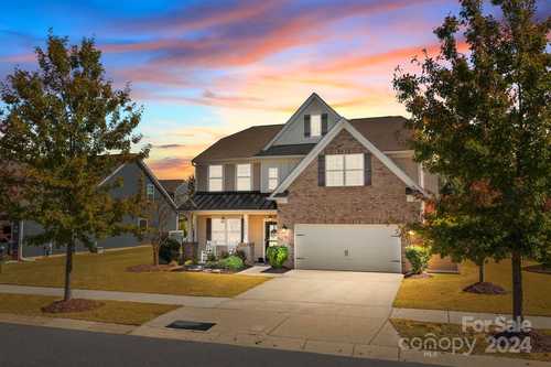 $585,000 - 4Br/3Ba -  for Sale in Lakemont, Huntersville